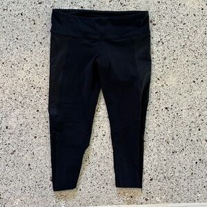 Alo Yoga Black Illusion 2 Capri Pants Sz M